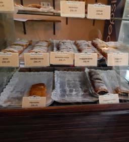 Monarchia Rétesház (Budakeszi)