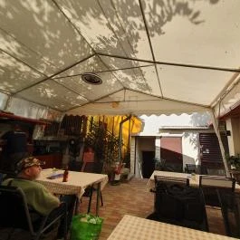 Móra poharazó, étterem, Szeged - Külső kép