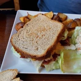 Móres Bárkonyha Szeged - Étel/ital