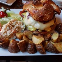 Móres Bárkonyha Szeged - Étel/ital