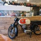 Moto Pizza Budapest - Belső