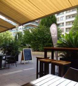 Mr. Fruit - Corvin sétány