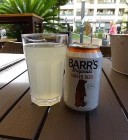 Mr. Fruit - Corvin sétány