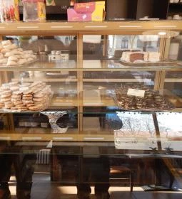 Muffancs Pékség Mintaboltja