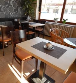 Muffancs Pékség Mintaboltja