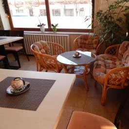 Muffancs Pékség Mintaboltja Battonya - Belső