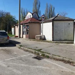 Muki büfé, Tatabánya - Külső kép