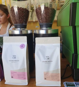 MÚÚ Fagyibár & Specialty Coffee