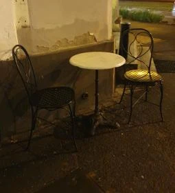 Négy Lépcsős Söröző