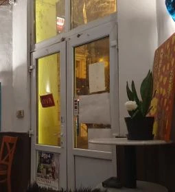 Négy Lépcsős Söröző