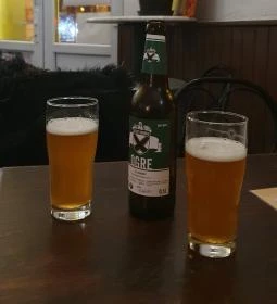 Négy Lépcsős Söröző