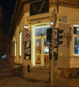 Négy Lépcsős Söröző