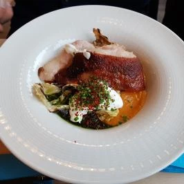 Neked Csak Dezső - Brewpub & Bistro, Budapest - Étel/ital