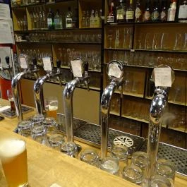 Neked Csak Nyolc, Budapest - Belső