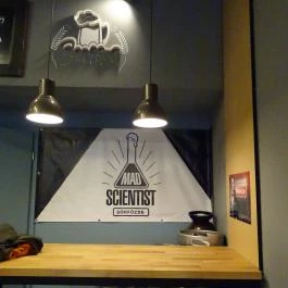 Neked Csak Nyolc, Budapest - Belső