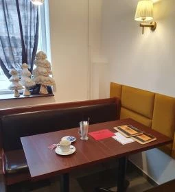 New York Café & Bistro