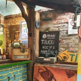 Nyugi Kert Szeged - Belső