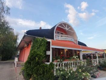 Oázis Cukrászda Kávéház Solt