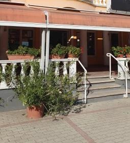 Oázis Cukrászda Kávéház