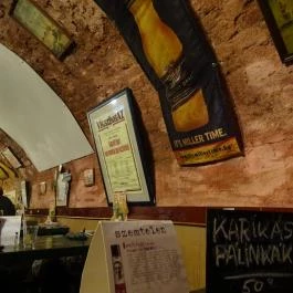 Óbester Borozó, Budapest - Belső