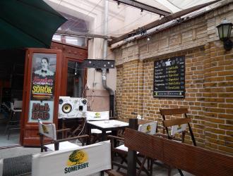 One more cafe gozsdu udvar budapest jártál már itt? olvass ...