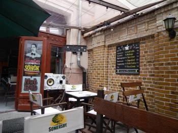 One More Cafe - Gozsdu Udvar Budapest