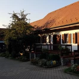 Öreg Prés Butikhotel, Mór - Külső kép