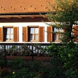 Öreg Prés Butikhotel, Mór - Külső kép