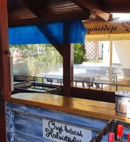 Oszi Bácsi Keszegsütödéje