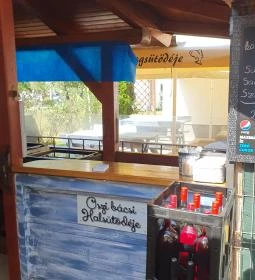 Oszi Bácsi Keszegsütödéje