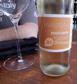 Pampetrics Borszaküzlet, Borozó