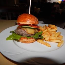 Paulaner Porta Sport & Pub, Budapest - Étel/ital