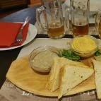 Pécsi Sör Beer & Traditional Food Budapest - Étel/ital