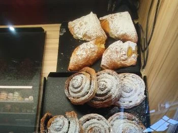 Peze pékség 2 Abony