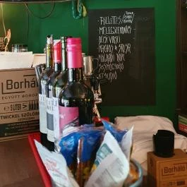 Pikk Dáma Söröző, Budapest - Egyéb