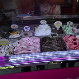 Pingvin Fagyizó Hatvan - Étel/ital