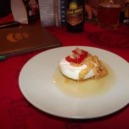 Pivohalle Sörvendéglő, Budapest - Étel/ital