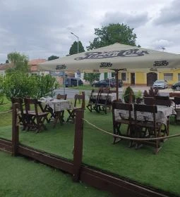 Pizza & Gyros Étterem & Rendezvényterem