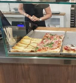 Pizza, Kávé, Világbéke