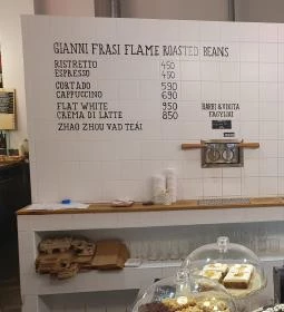 Pizza, Kávé, Világbéke