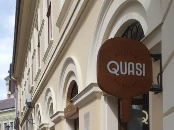 Pizza Quasi Napoletana Eger