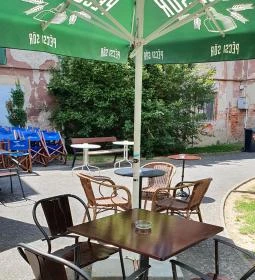 Plakátház Kultúrkocsma & Terasz