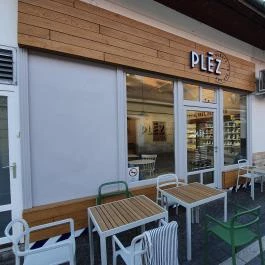 Pléz Café - Csemete utca Budapest - Külső kép