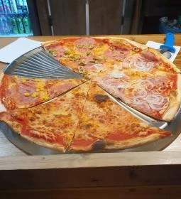 Pomo D'Oro Pizza Debrecen