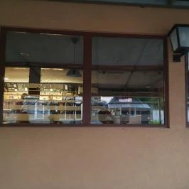 Pöttyös büfé, Mosonmagyaróvár - Külső kép
