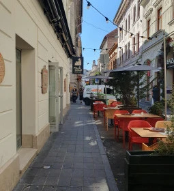 Puli & Juhász Restaurant