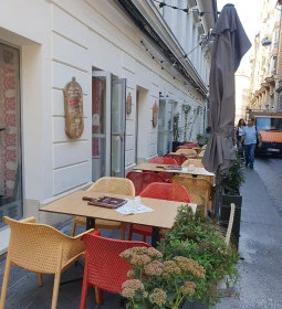 Puli & Juhász Restaurant