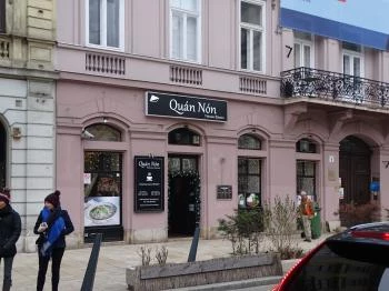 Quán Nón Vietnámi Étterem - Erzsébet tér Budapest