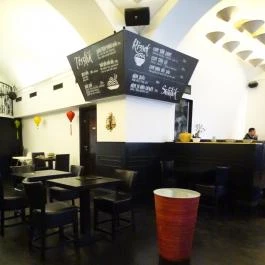 Quán Nón Vietnámi Étterem - Erzsébet tér, Budapest - Belső