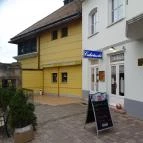 Rábai Cukrászat Vác - Külső kép